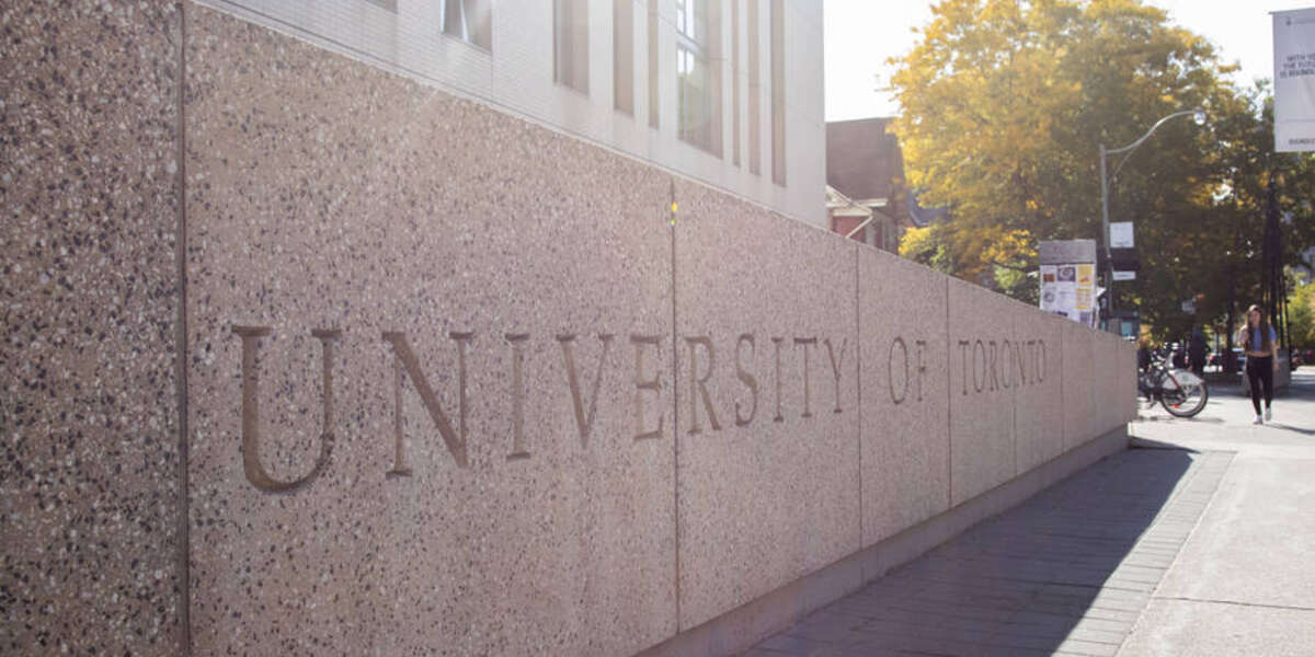 Mable wall with large University of Toronto wordmark